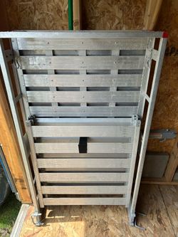 Aluminum cargo bed with ramp