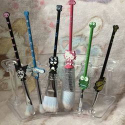 Sanrio 6 Piece Metal Makeup Brush Set W/ Pink Pouch 