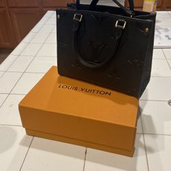 Black cross body purse