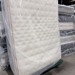 Queen Mattress Saatva Classic $489