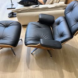 Eames Lounge Chair