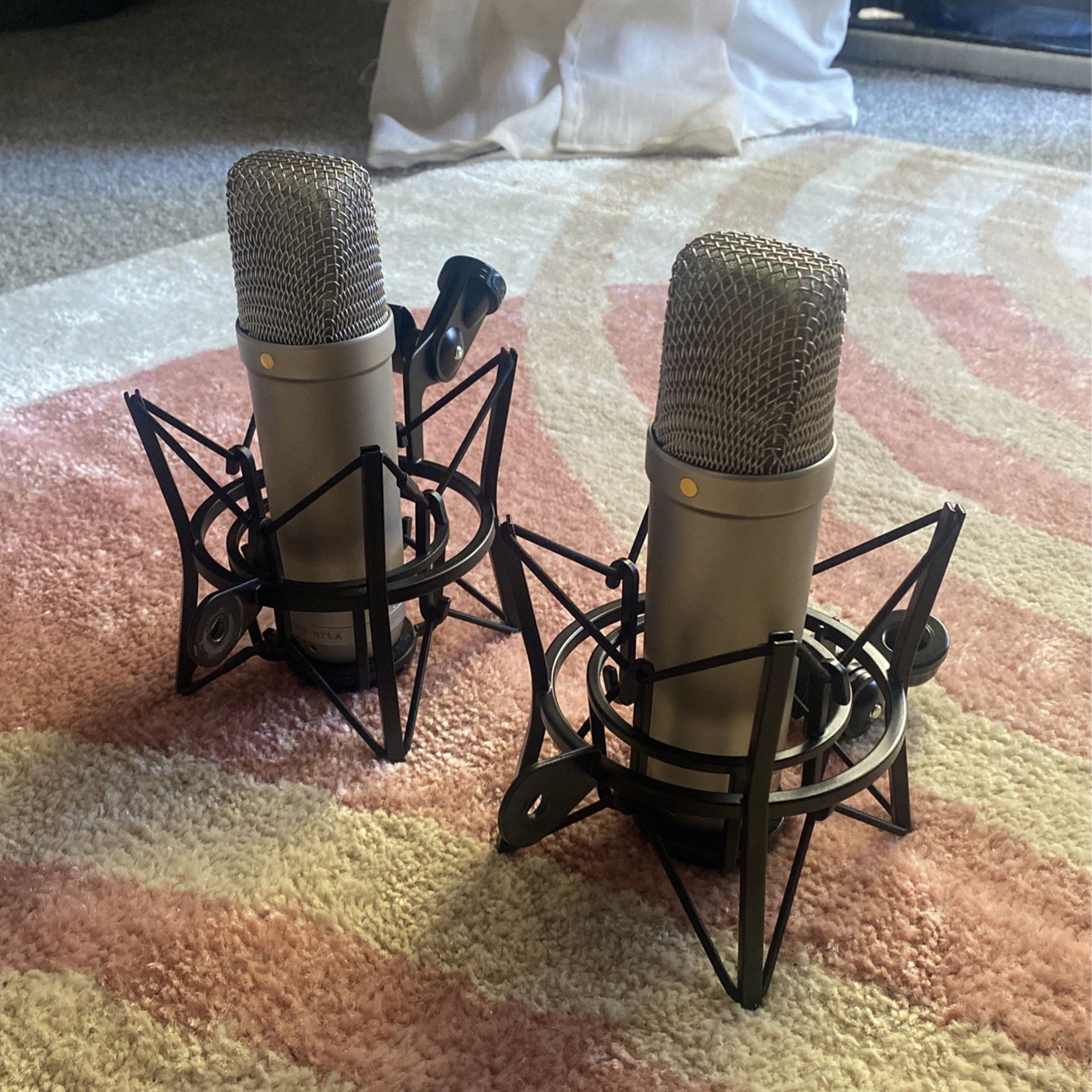 2 Rode NT1-A microphones