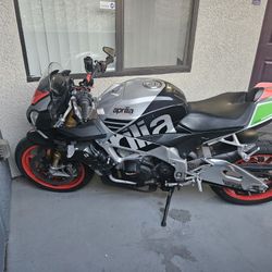 2017 Aprilia Tuono V4 1100 Factory