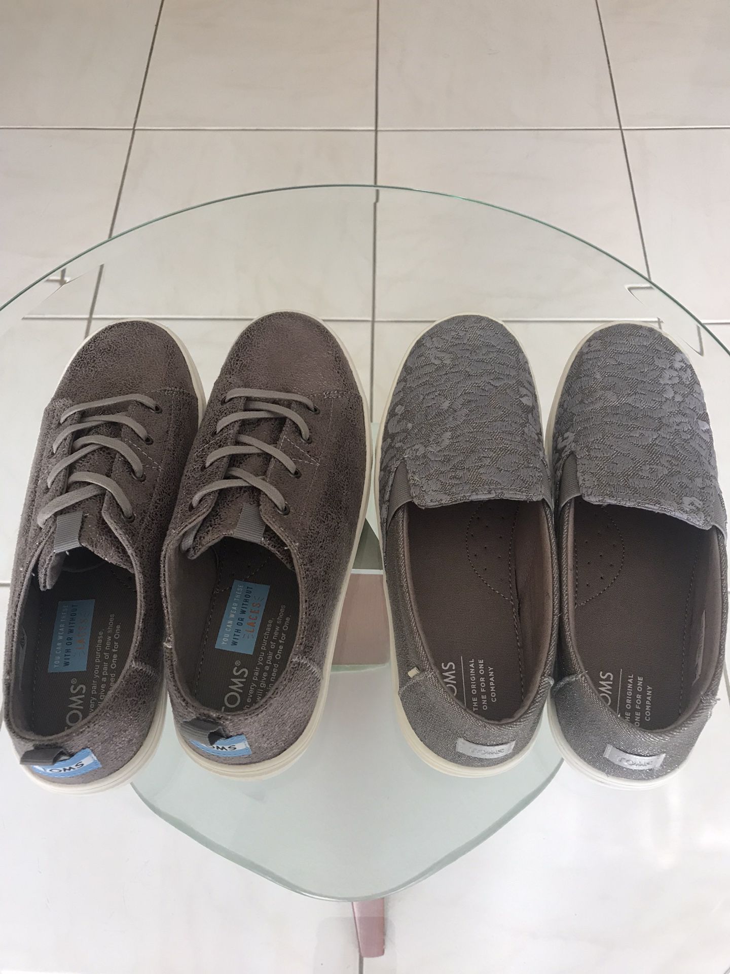 New Famous Designer TOMS Shoes Size 5.5 And 6. Will Feet Size 6 and 7 ...