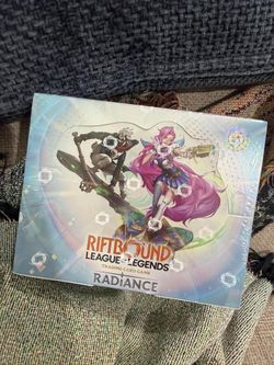 Riftbound Radiance Booster Display