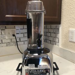 Vintage Vitamix 3600 Mixer / Juicer / Bread Maker