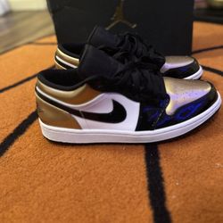 jordan 1 low “gold toe” slightly used 