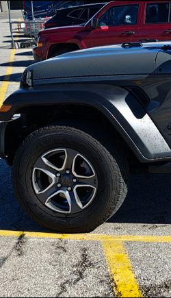 2020 Jeep Wrangler OEM Wheel & Tire Combo. Set of 5. Need gone asap