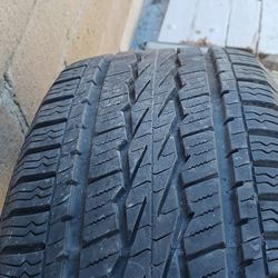 Tire  265/70/r16 Good