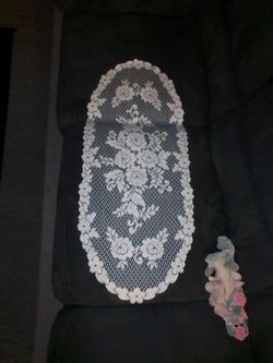 Doilies roses lot of 3