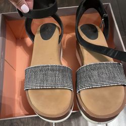 Cute Wedge Sandal Size 7