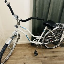 Vintage Sterling Islander cruiser bike with rear rack (coaster breaks)