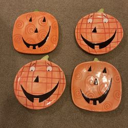 Lot of Four Ellen-Crimi-Trent For Boston Warehouse Hanging 7” Halloween Happy Pumpkin Plates