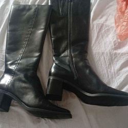 Bondolino Leather Boots 