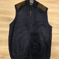 Men’s Sweater Vest, Round Tree And York Vest Size Medium