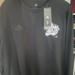 Juventus crew neck Sweater