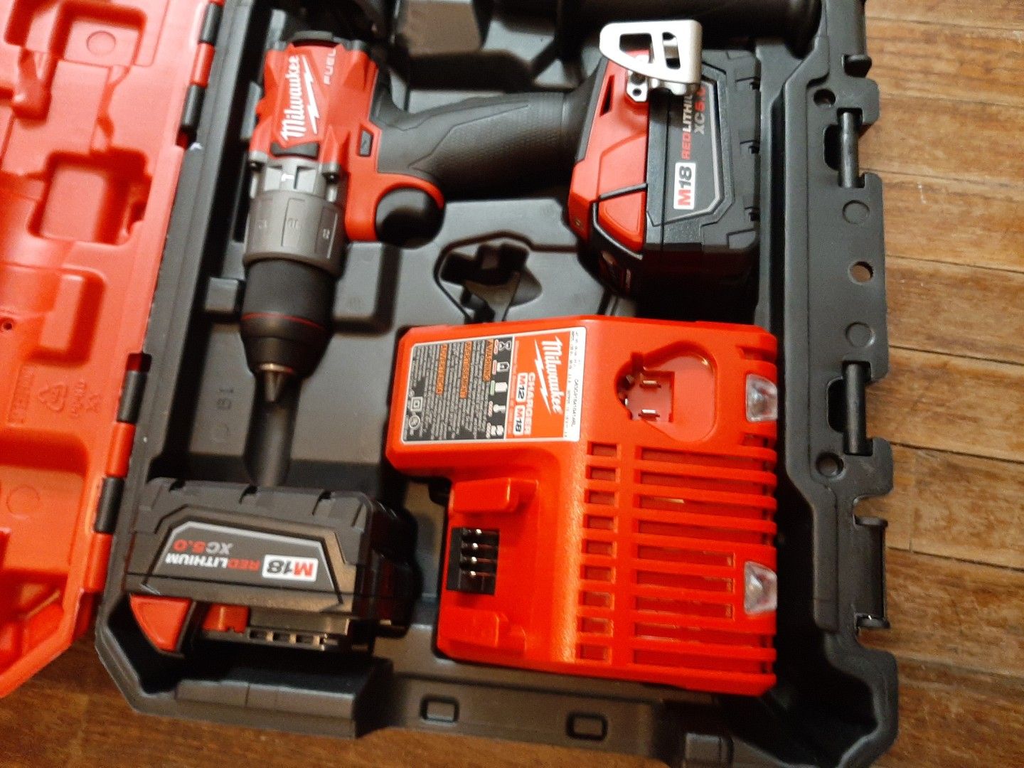 Milwaukee M18 2804-22. M18 FUEL Hammer Drill, charger XC5.0 battery x 2