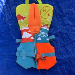 Hyperlite Fun Co Life jacket