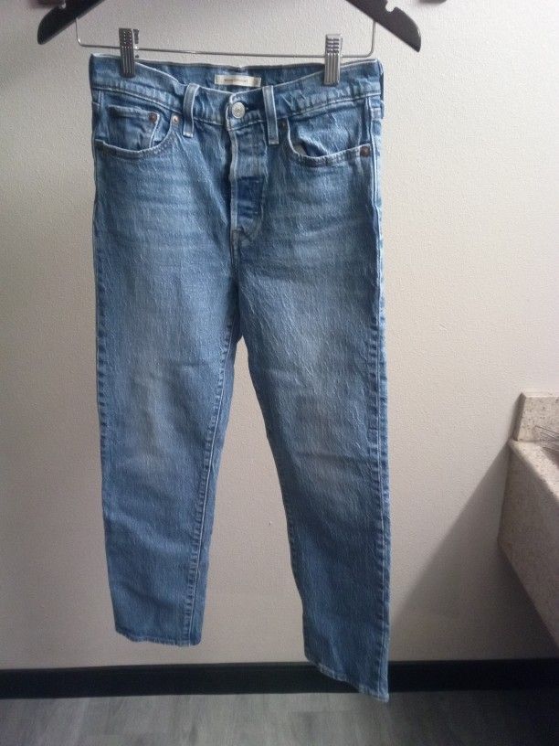 Small 26 Levi Jeans