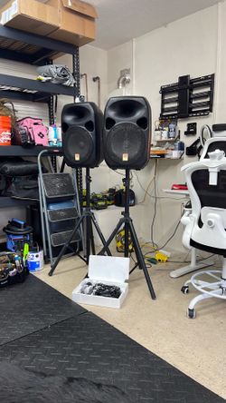 Rockville PA Speakers with Stands & Microphones.
