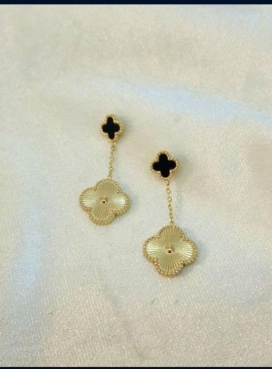Flower Earrings 🌼