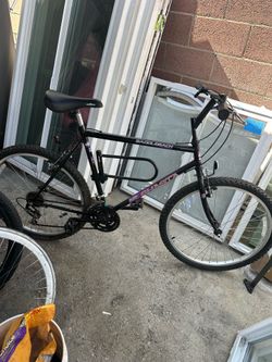 Moutian bike, Shasta bicycle  Made by Gt and dyno  Rider height 5”9-6”1  Ready to ride No rust Located in sun valley Pick Pick up only