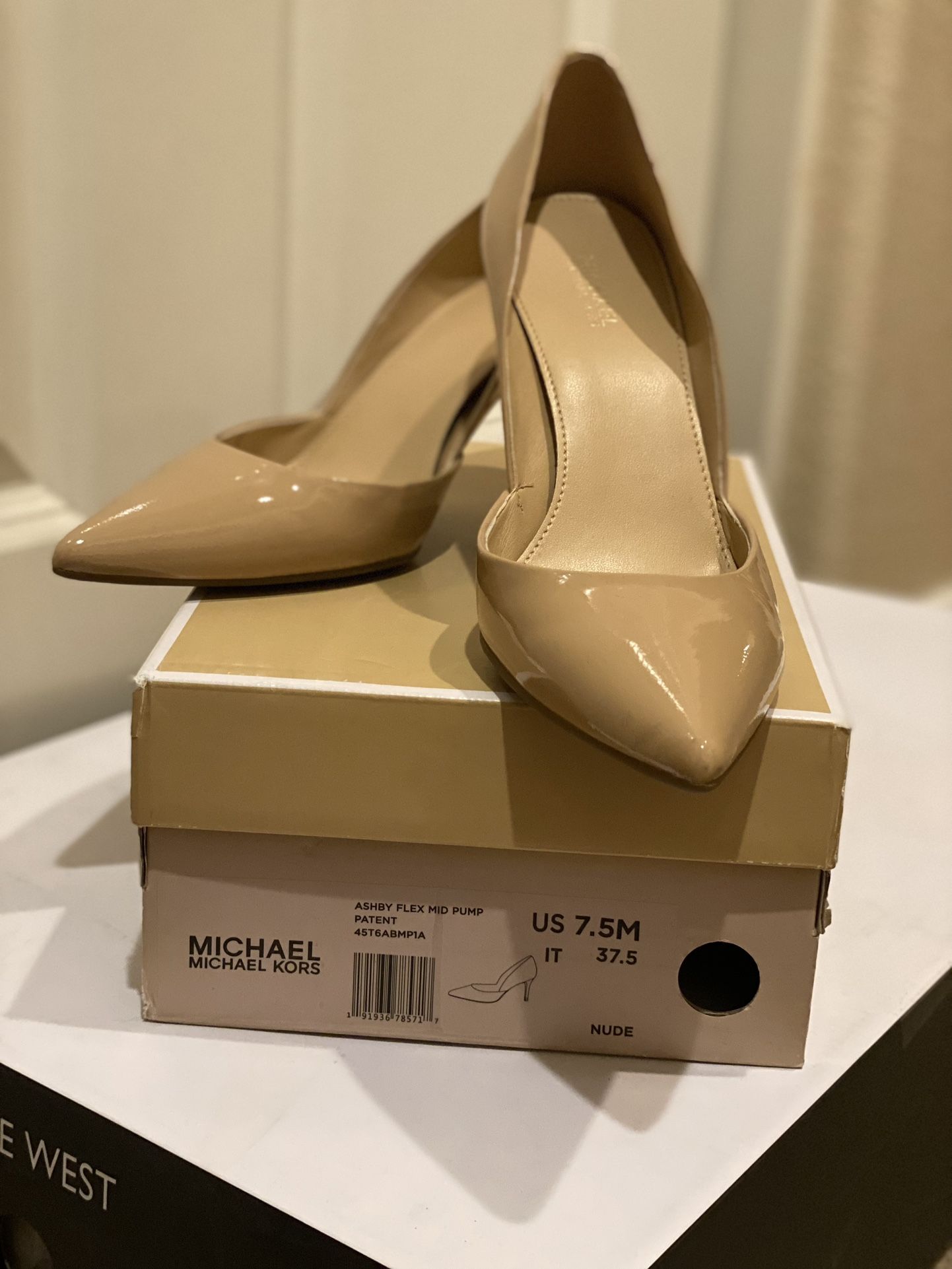 Michael kors ashby flex mid pump patent top
