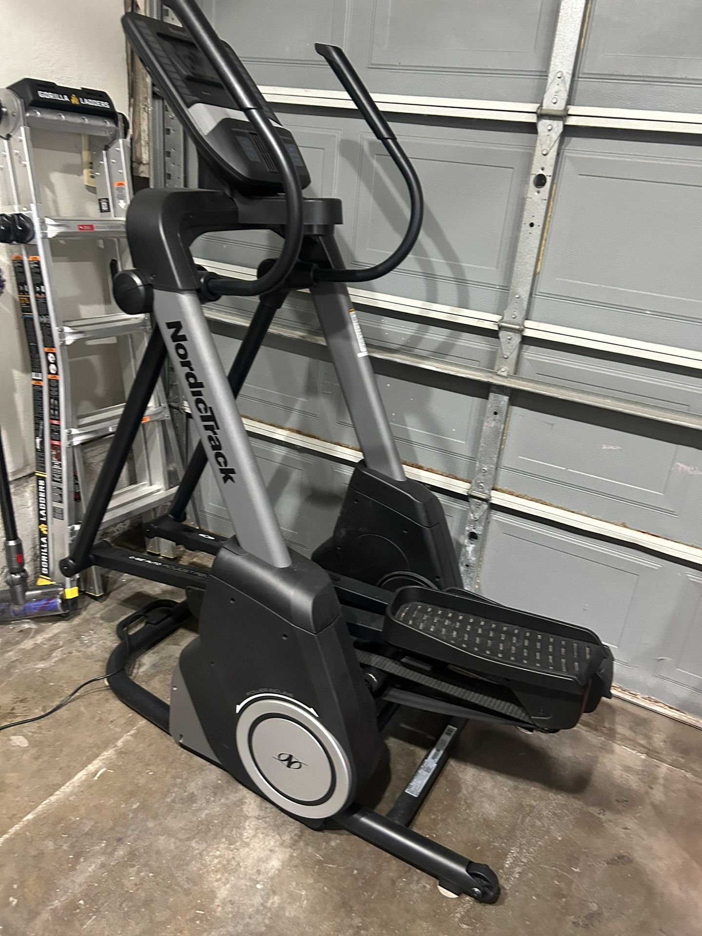 Nordictrack elliptical freestride Trainer