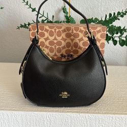 Purse with adjustable strap 