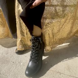 Guess Women’s Boots Size 8