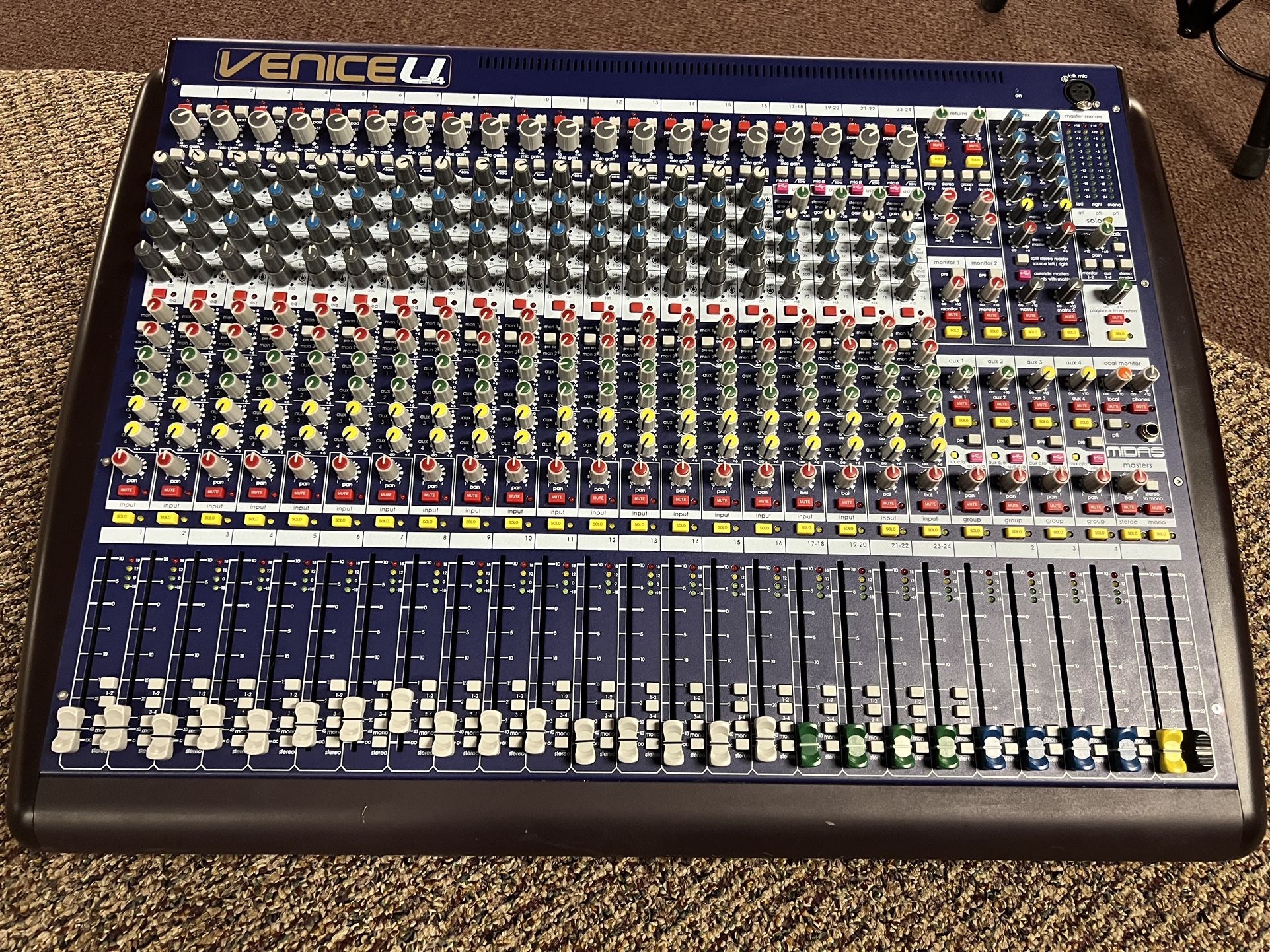 Midas Venice U24 analog mixer