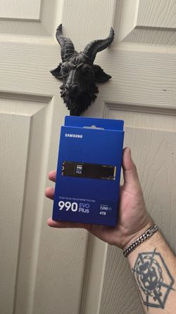 Samsung 4tb SSD brand new sealed FIRM ON PRICE