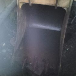 308 cat bucket 24" with pins included $1300obo
