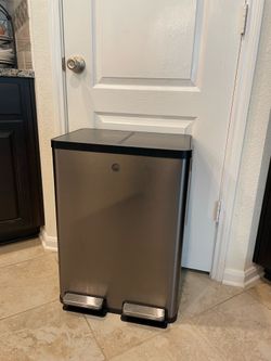 Dual Trash Can