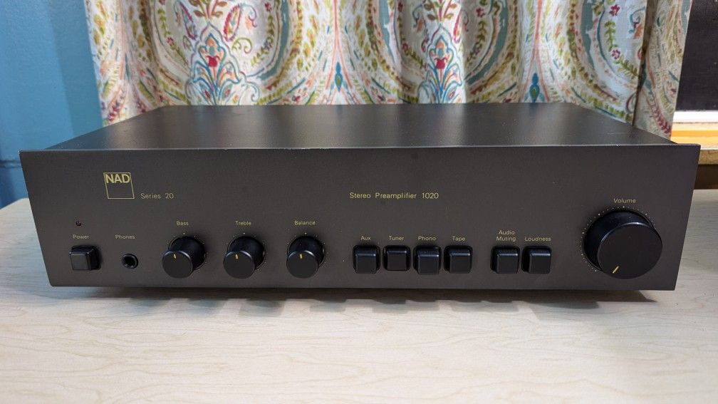 NAD 1020 HiFi Stereo Preamplifier Vintage