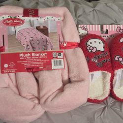 Hello Kitty Blanket And Slippers 