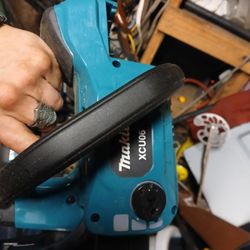 Makita chainsaw.