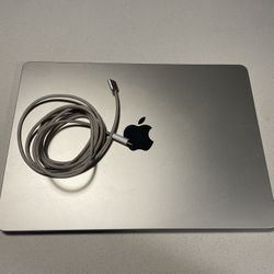MacBook Air m3 13 inch 2024 8gb/256gb - Good Condition 