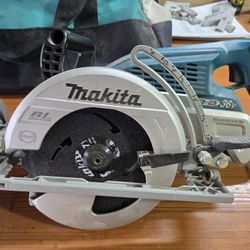 Makita Saw XSR01