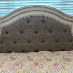 Daybed Twin Chipped White Bed With Mattress Included 