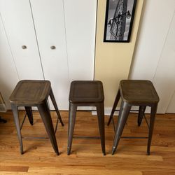 Set of 3 metal bar stools with wooden top