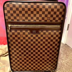 Authentic Louis Vuitton  Monogram Rolling Suitcase