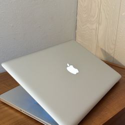 Apple MacBook Pro 15” I7/8GB/256GB SSD $175