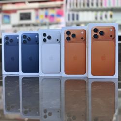 iPhone 17 Pro & iPhone 17 Pro Max ((Take It Home In Payments/ llévatelo a casa en pagos) 