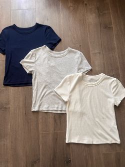 3 Basic fitted shirts