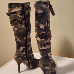 Sexy Army Camo Boots 7.5