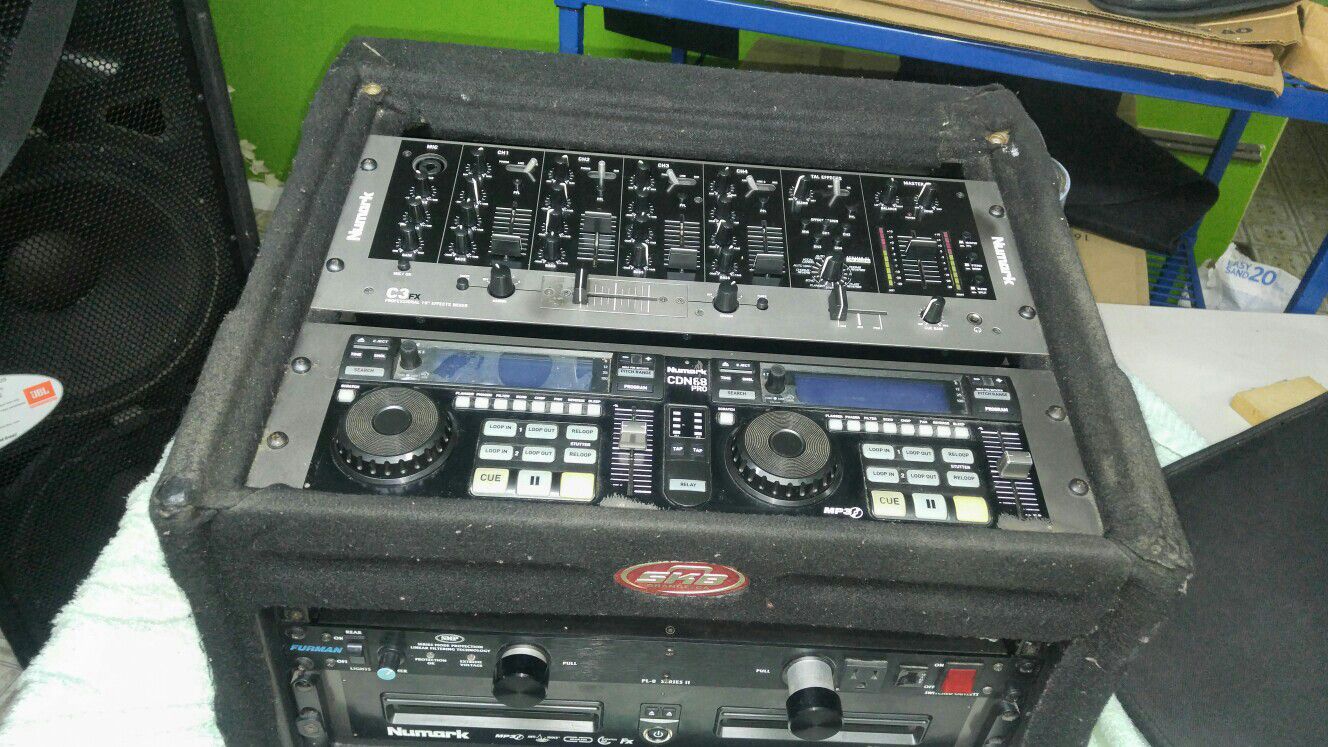 Dj mixer equipment