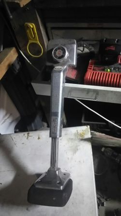 Carpet kicker extending