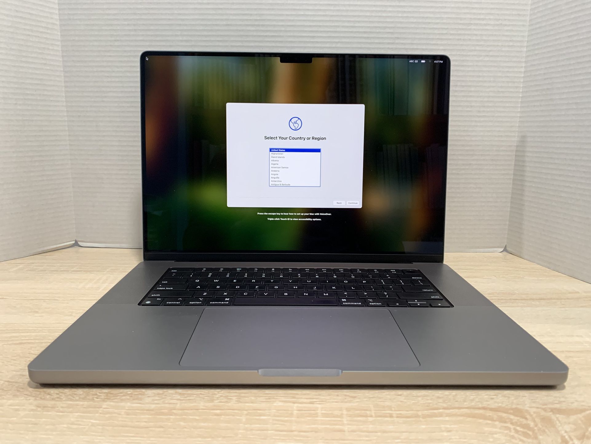 $900, 2021 16” MacBook Pro, M1 PRO/16GB RAM/512GB, Used for 4 months, Apple Care