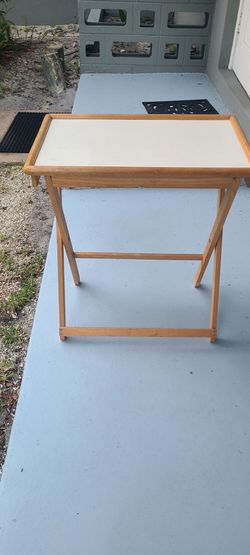 Set of 4 tray tables
